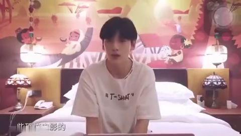 甜美吃瓜的视频,跟随甜美吃瓜，解锁夏日美味新体验