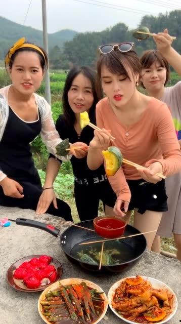 五大吃瓜美女视频大全,揭秘视频大全中的热门话题与精彩瞬间